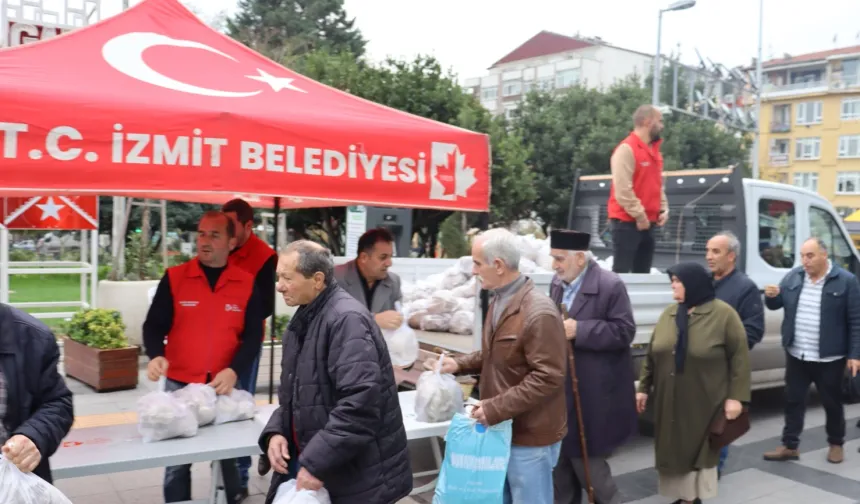 Kocaeli İzmit'te halka ücretsiz istiridye mantarı