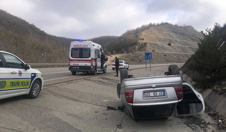 Boyabat'ta su kanalına devrilen otomobilin sürücüsü yaralandı