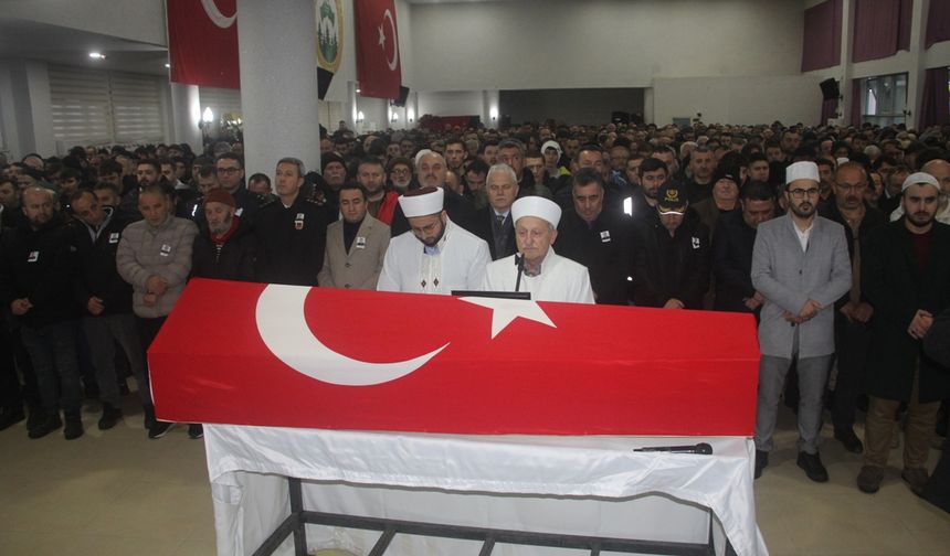 Bursa'da trafik kazasında hayatını kaybeden polis memuru toprağa verildi