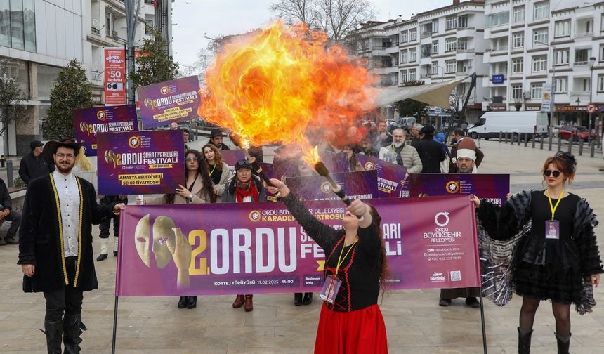 2. Ordu Şehir Tiyatroları Festivali kortej yürüyüşü ile başladı