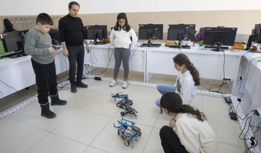 Tunceli'de robotik kodlama ile özgüvenleri gelişiyor