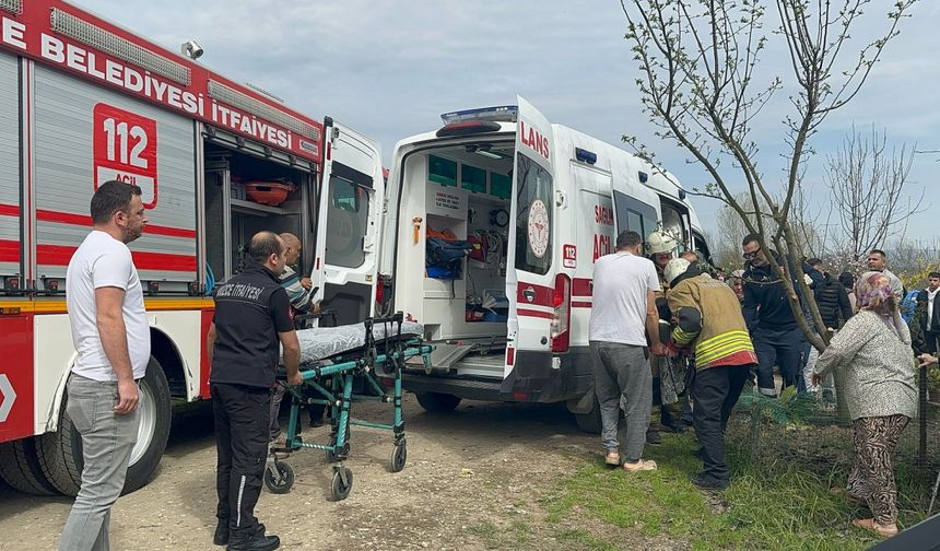 Düzce'de bacakları tarım aracına sıkışan 16 yaşındaki genç yaralandı