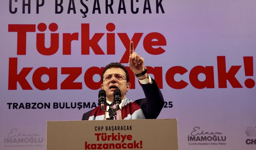 İstanbul Büyükşehir Belediye Başkanı İmamoğlu, Trabzon'da partililerle bir araya geldi