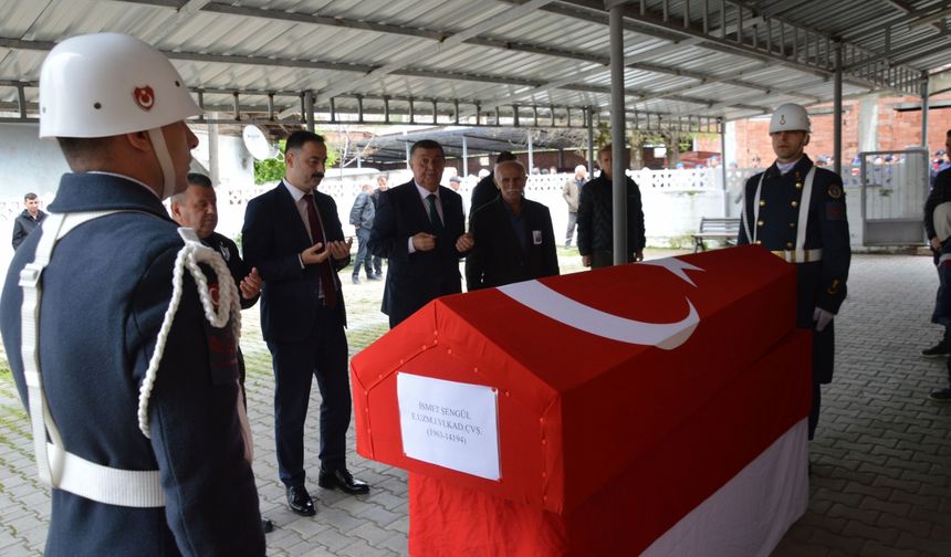 Emekli uzman çavuş askeri törenle toprağa verildi