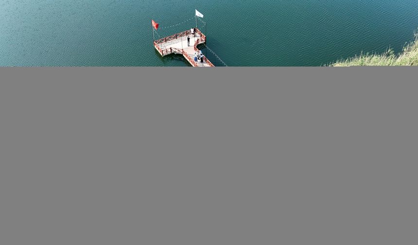 Doğal güzelliğiyle öne çıkan Gaga Gölü'nde bayram yoğunluğu