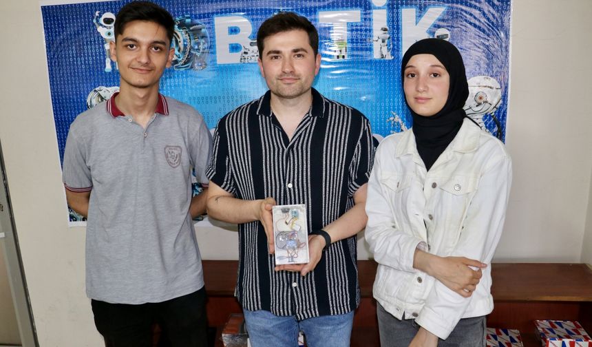 Liselilerin karanlıkta gökyüzünü izleme projesi gelecek vadetti