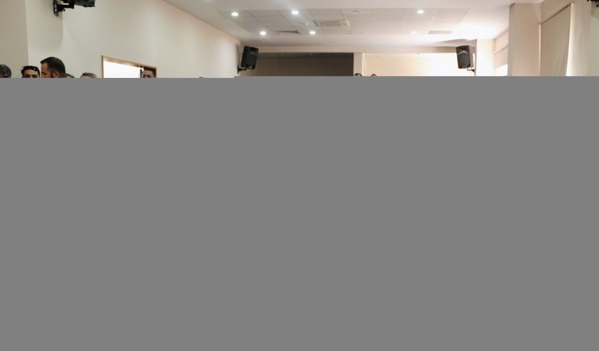 Ulaştırma ve Altyapı Bakanı Uraloğlu, Trabzon'da öğrencilerle söyleşide bir araya geldi: