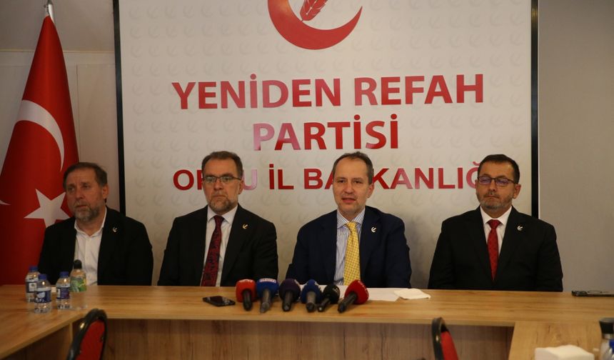 Yeniden Refah Partisi Genel Başkanı Erbakan, partisinin Giresun İl Kongresi'ne katıldı
