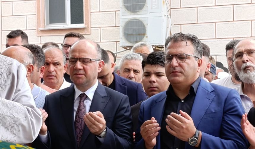 Gazeteci Cem Küçük'ün babasının cenazesi, Giresun'da toprağa verildi