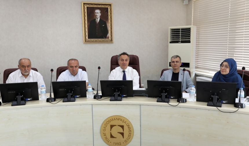 TOGÜ'de koordinatörlükler ve merkez müdürlükleriyle gerçekleştirilen toplantılar sürüyor