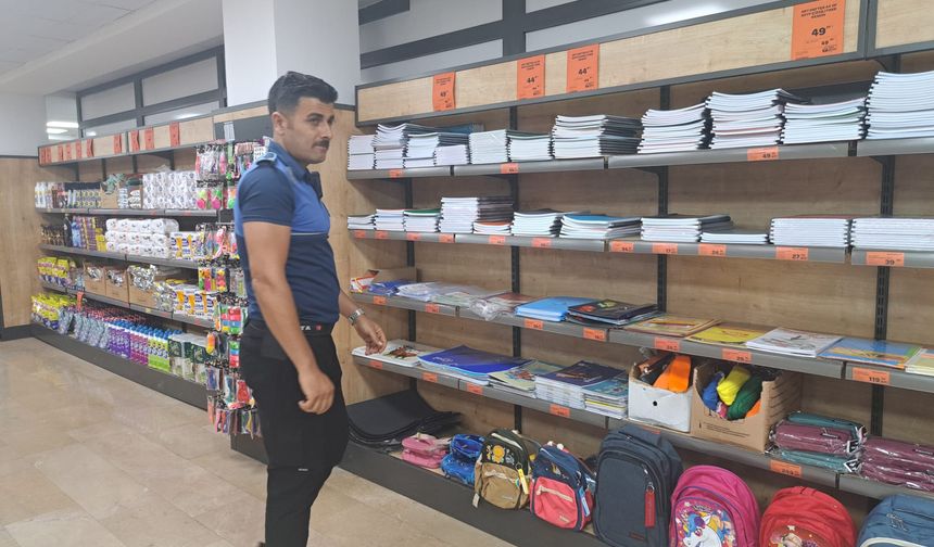 Düzce'de zabıta ekipleri kırtasiye denetimi yaptı