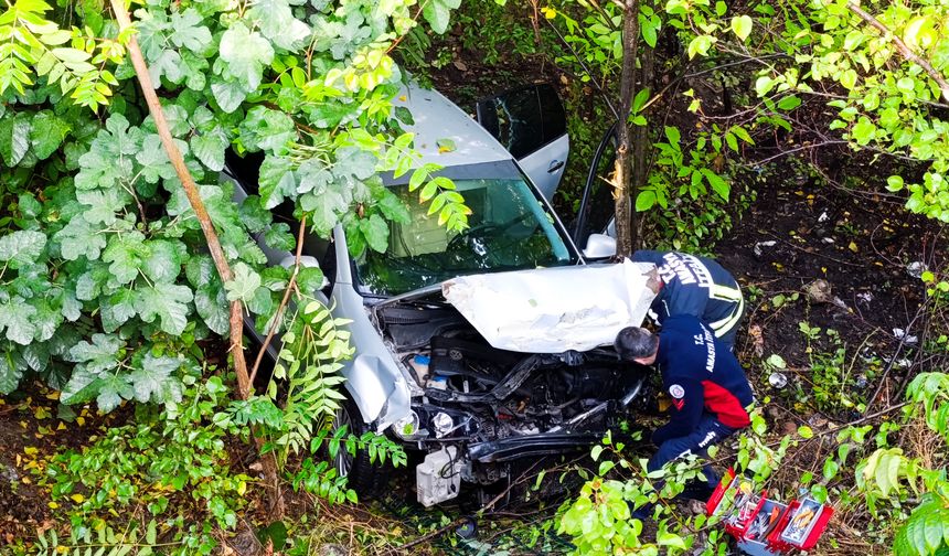 Amasya'da bahçeye devrilen otomobildeki 4 kişi yaralandı