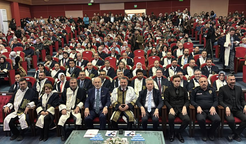 Karabük Üniversitesinde 2025-2026 akademik yılı törenle açıldı