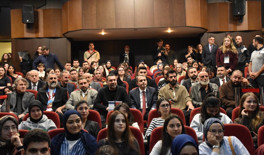 'Mehmed: Fetihler Sultanı' oyuncuları Trabzon'da öğrencilerle buluştu
