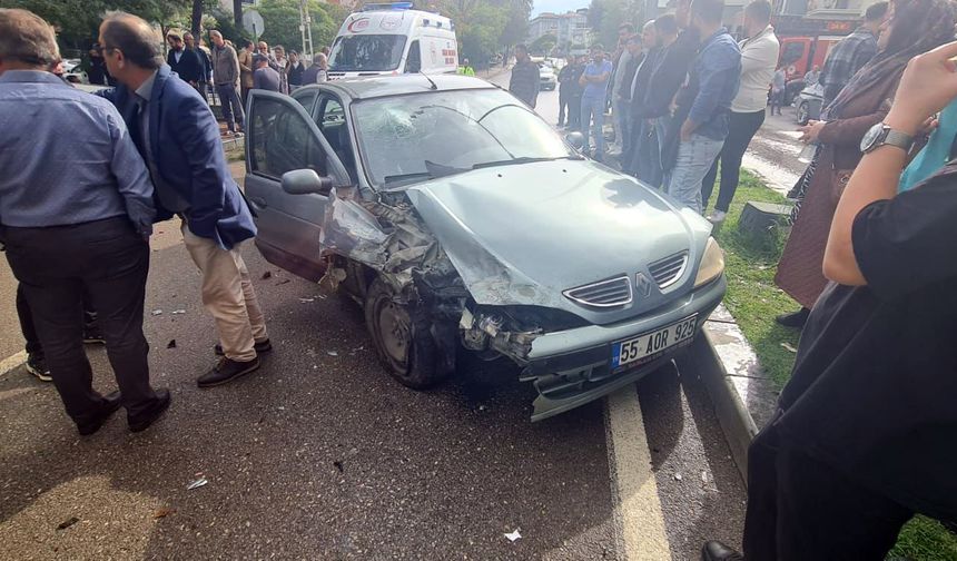 Samsun'da iki otomobilin çarpıştığı kazada 3 kişi yaralandı