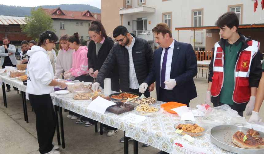 Taşova'da Gazze için yardım kermesi düzenlendi