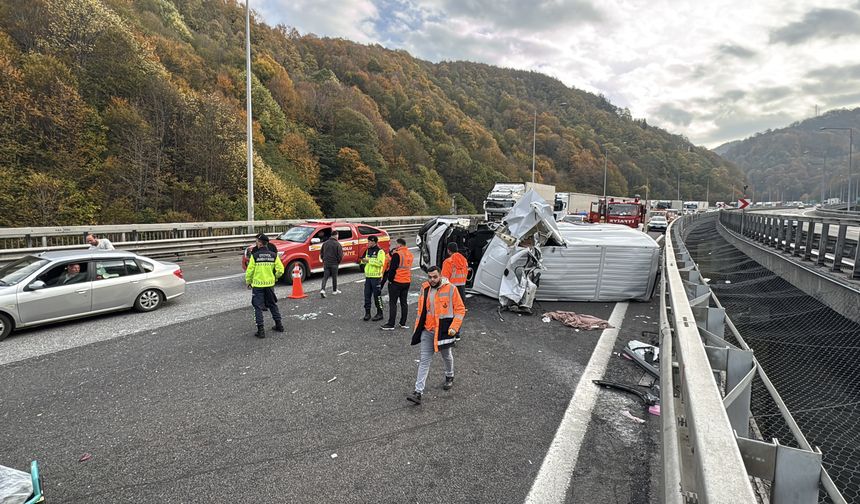 Bolu Dağı Tüneli viyadüklerindeki zincirleme kaza ulaşımı aksattı