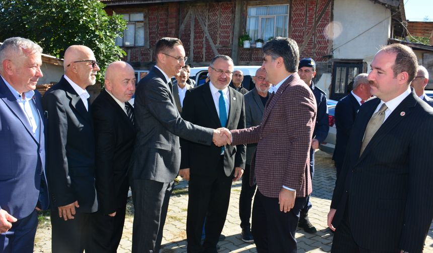 Bolu Valisi Aydın, Mengen'de temaslarda bulundu