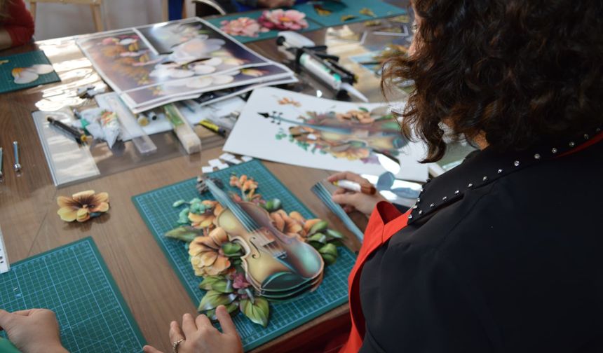 Ordu'da yükümlülere yönelik kağıt rölyef kursu düzenlendi