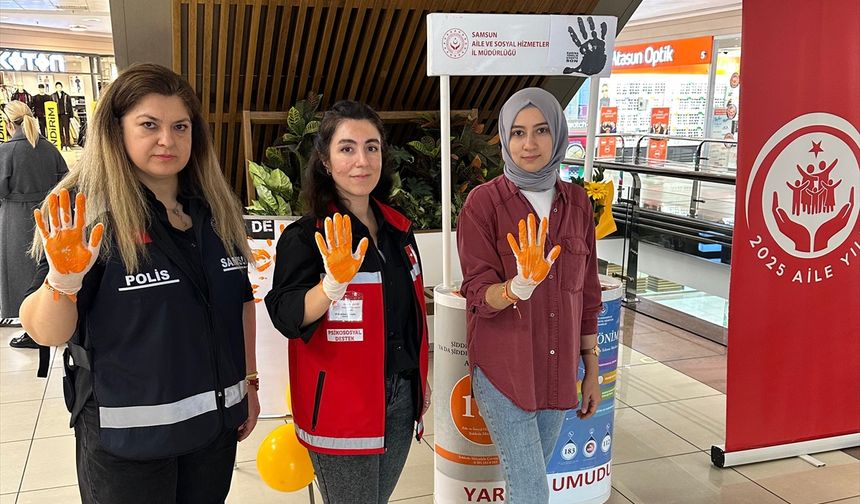 Samsun'da 'Turuncuya Boya-Şiddete Sen de Dur De' etkinliği düzenlendi