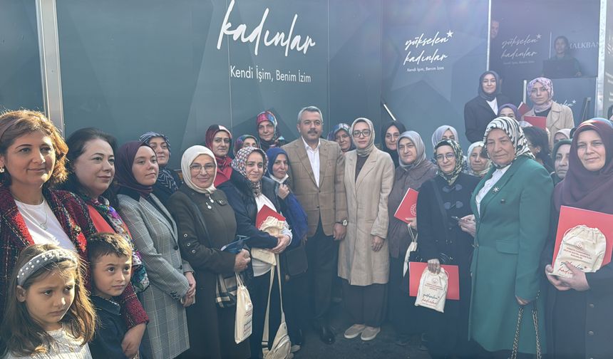 'Yükselen Kadınlar Girişimcilik Eğitim Tırı' Rize'ye geldi