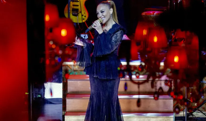 Ziynet Sali'den Muazzez Abacı'ya duygulandıran saygı