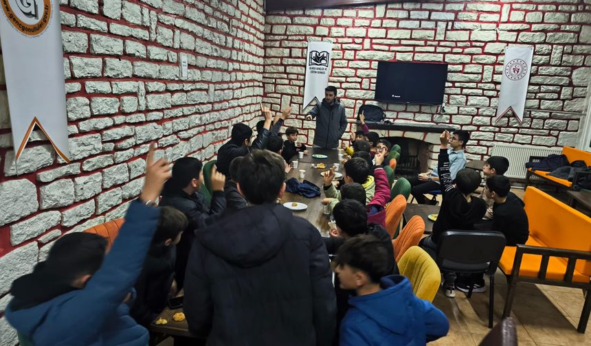 Almus'ta Müftülük öğrencilere yönelik sohbet programı düzenliyor