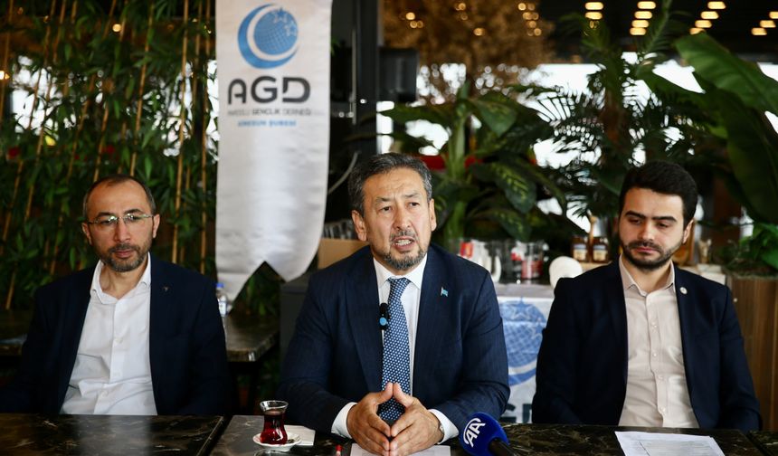 Doğu Türkistan Milli Meclisi Başkanı Tümtürk, Giresun'da