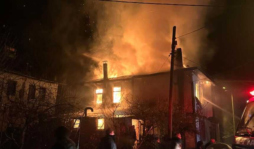 Göynük'te ahşap evde çıkan yangın söndürüldü