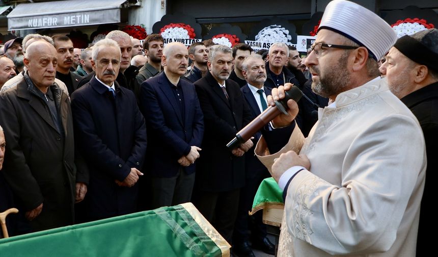 İstanbulspor Kulübü Başkanı Sarıalioğlu'nun annesi son yolculuğuna uğurlandı