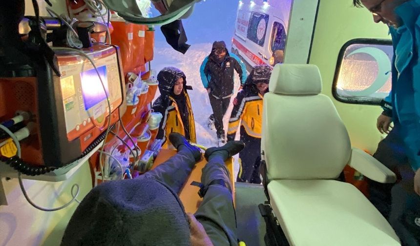 Kastamonu'da UMKE ekipleri kar nedeniyle hastaneye ulaşamayan hastalar için seferber oldu