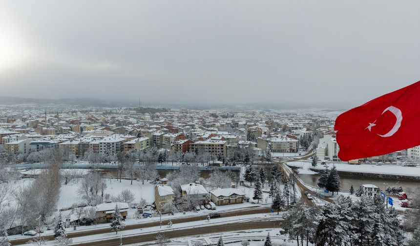 Taşköprü beyaz örtüyle kaplandı