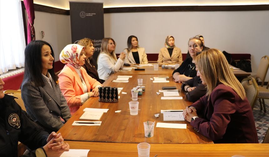 Türk kadınına seçme ve seçilme hakkının verilmesinin 91. yılı Amasya'da kutlandı