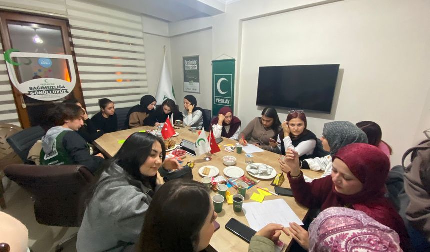 Yeşilay Düzce Şubesinde 5 Aralık Dünya Gönüllüler Günü kutlandı