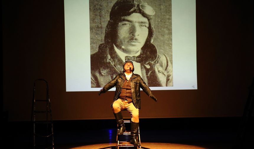 'Bir Tayyareci Vecihi Hürkuş' oyunu Çorum'da sahnelendi