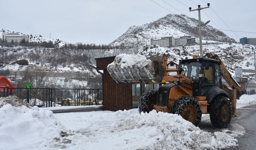 Gümüşhane ve Artvin'de 295 yerleşim yerine ulaşım sağlanamıyor