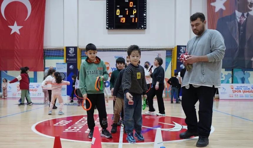 İstanbul'da çocuklar tatilin tadını sporla çıkardı
