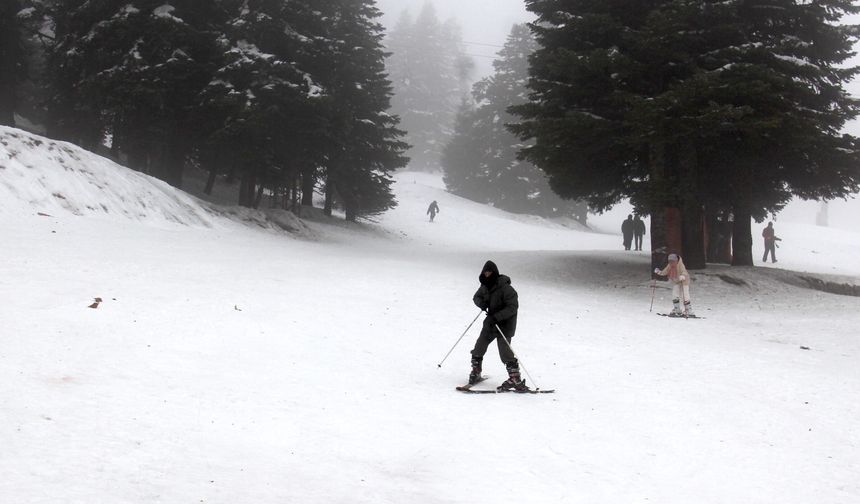 Uludağ hafta sonu tatilcilerle doldu