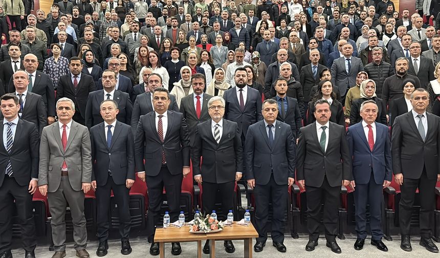 Bakan Yardımcısı Yelkenci, Kastamonu'da 'Türkiye Yüzyılı Maarif Modeli Buluşmaları'na katıldı: