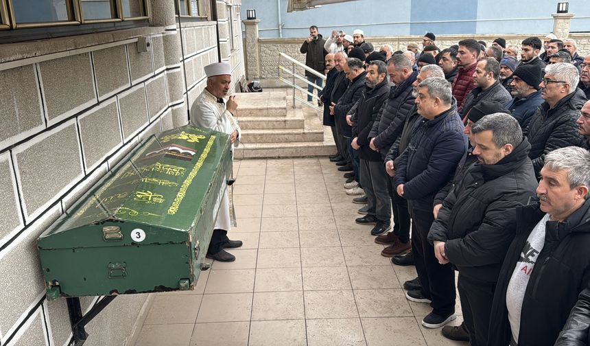 Bartın'da denizde ölü bulunan genç, memleketi Karabük'te son yolculuğuna uğurlandı