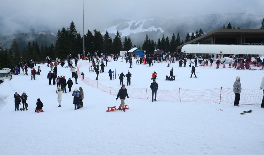 Ilgaz Yurduntepe Kayak Merkezi ziyaretçileri keyifli bir gün geçirdi