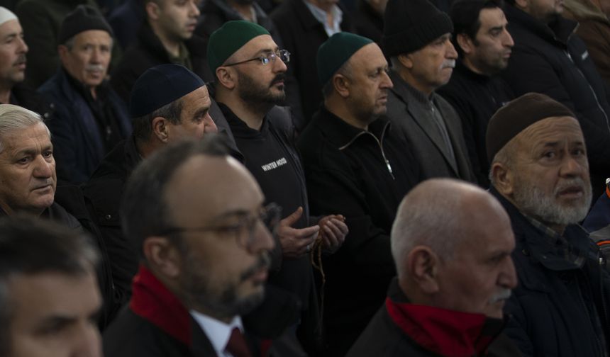 Kahramanmaraş merkezli depremlerde yaşamını yitirenler için Bolu'da mevlit okutuldu