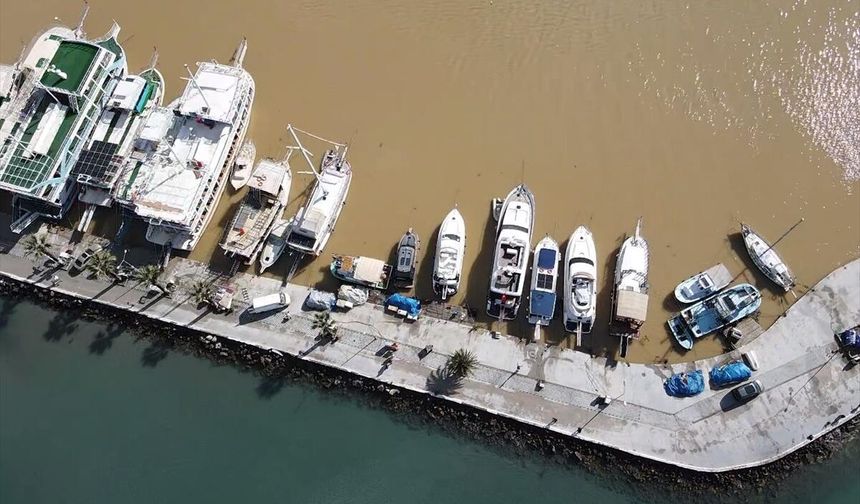 Muğla'da Gökova Körfezi'nin rengi değişti