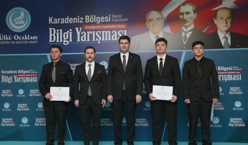 Rize'de Ülkü Ocakları Eğitim ve Kültür Vakfınca bilgi yarışması düzenlendi