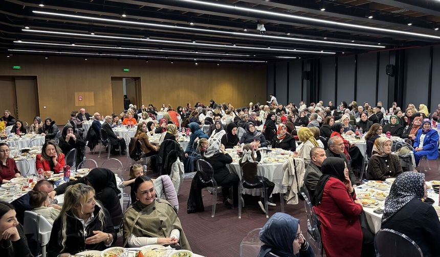 AK Parti Samsun Milletvekili ve MKYK Üyesi Karaaslan, Samsun'da iftar programına katıldı: