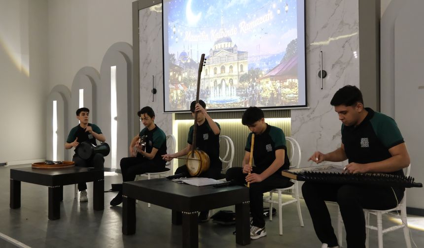 Çorum'da 'Maarifin Kalbinde Ramazan' temalı iftar programı düzenlendi