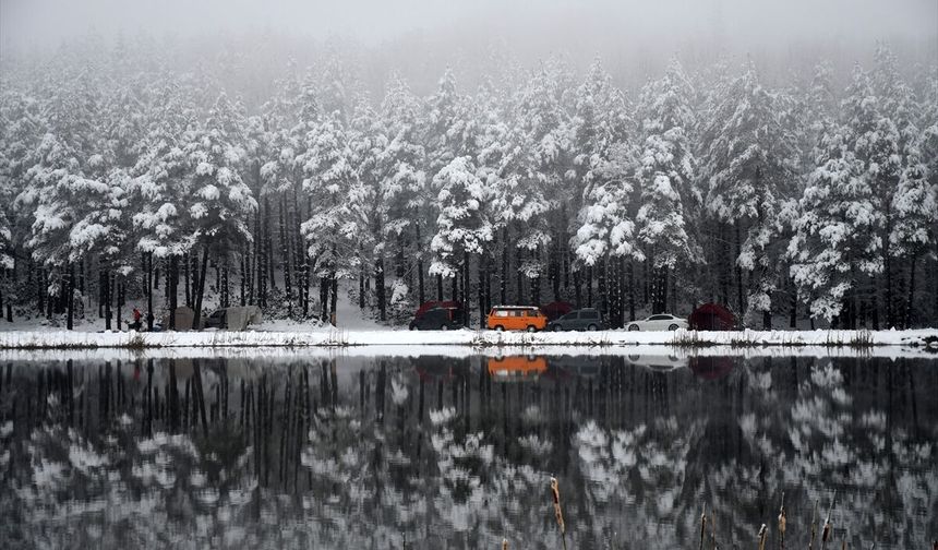 Düzce'deki Topuk Yaylası karla kaplandı