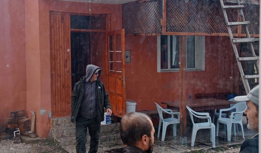 Göynük'te çıkan çatı yangını söndürüldü