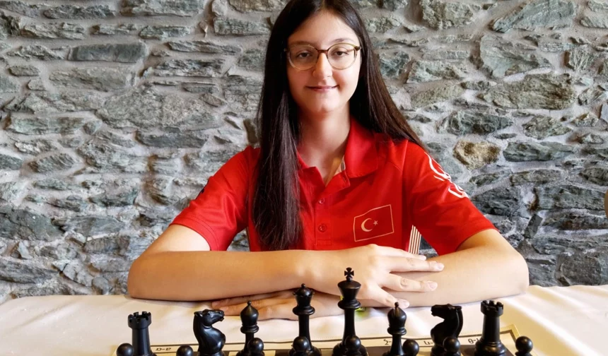 Kraliçeler Online Satranç Festivali'nde yarı finalde Bursalı bir isim