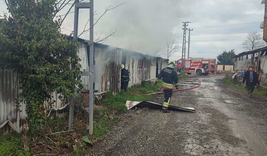 Samsun'da şantiye deposunda yangın